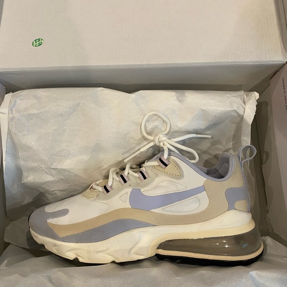 Air Max 270 React. Color white/ghost-fossil-sail/Black. Size 5.5 - Picture 3 of 9